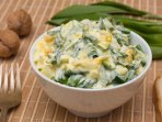Салат з черемшею і кукурудзою