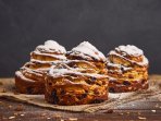 Великодні крафіни з родзинками