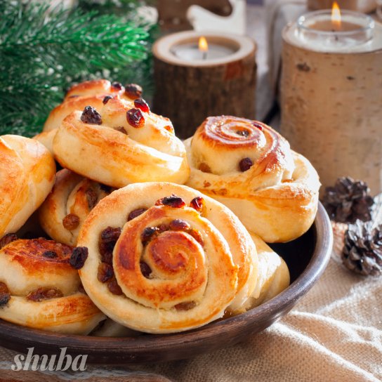 Булочки с заварным кремом и изюмом